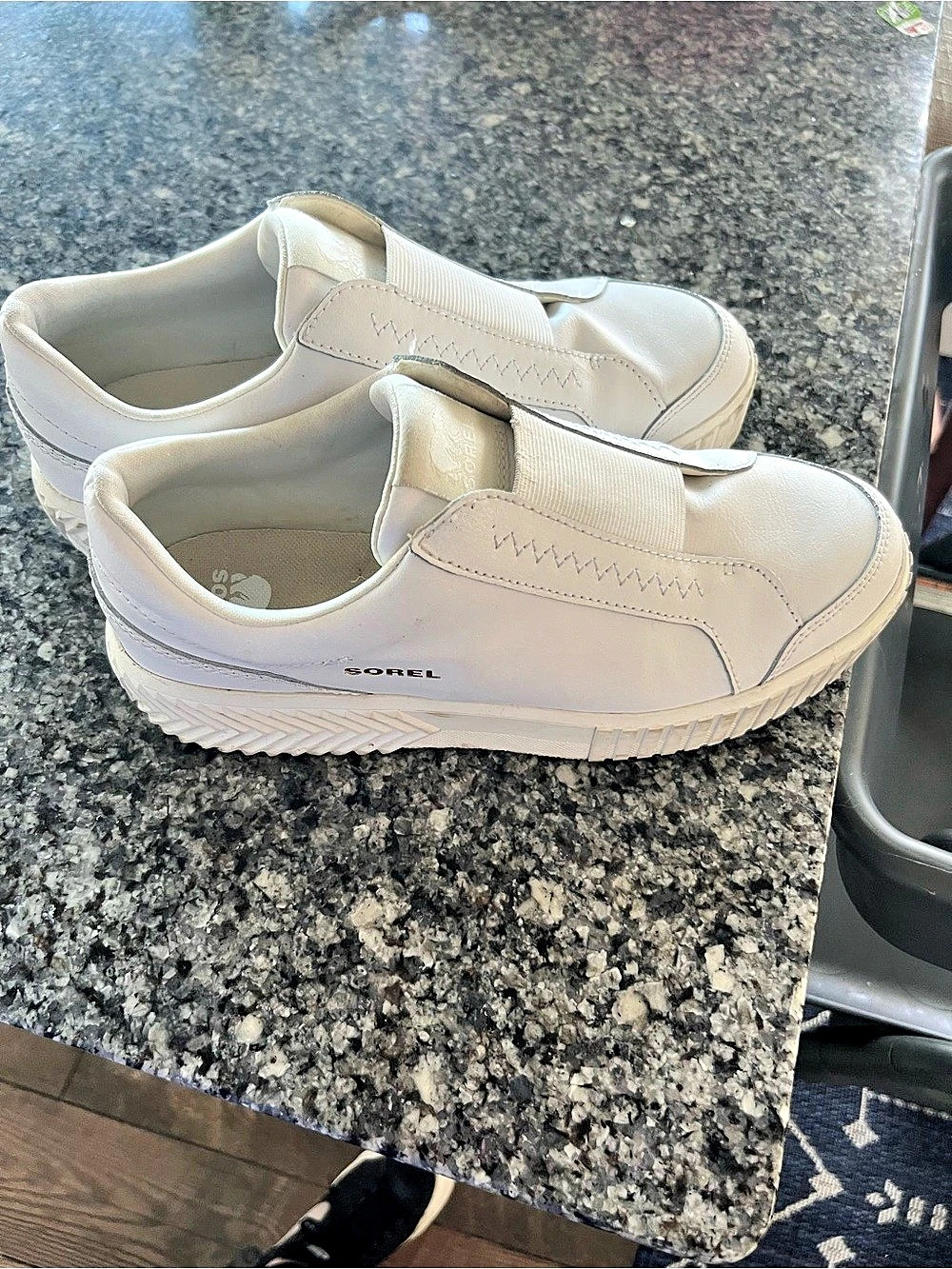 Sorel women’s Ona Ave Slip-On White Slip-On Sneakers US 11